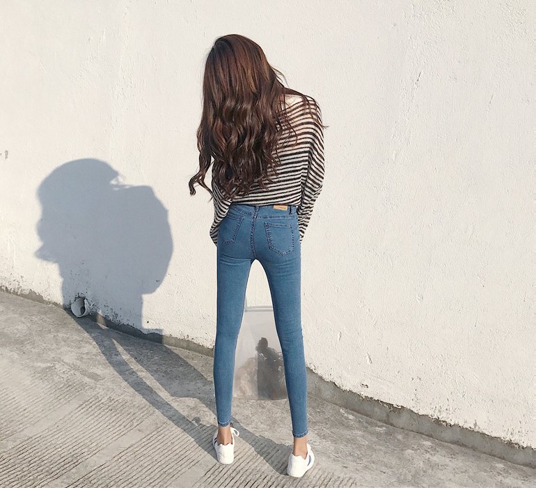 舒适的牛仔裤搭配完美衬托你的身材